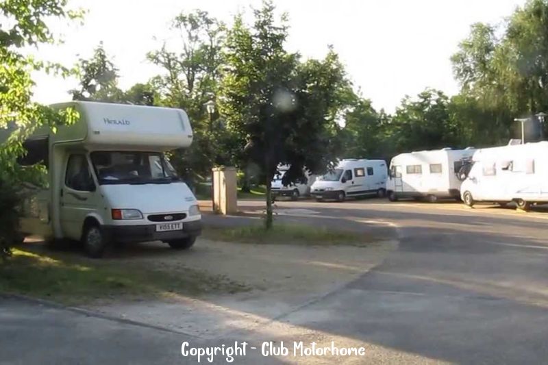motorhome aire in bernos beaulac